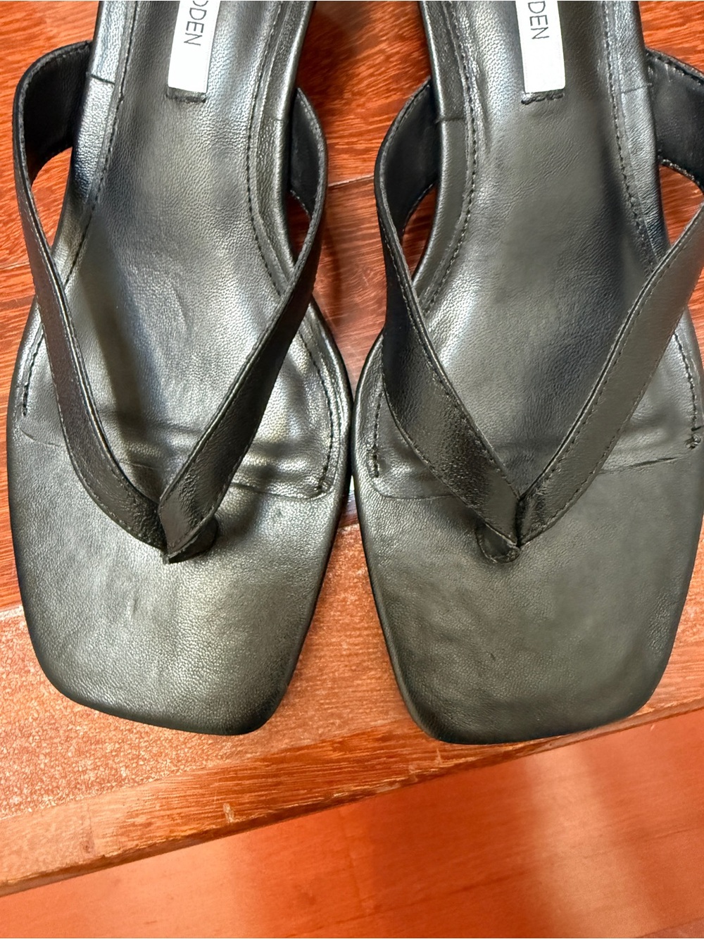 Steve Madden Tracie Black Leather Kitten Heel Thong Sandals - Picture 5 of 9